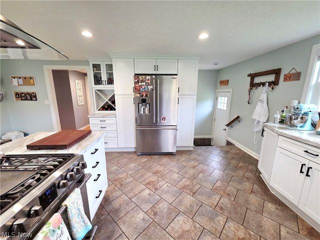 5869 Oberlin Road, Amherst, OH 44001
