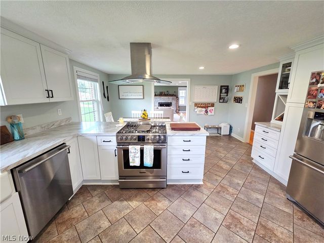 5869 Oberlin Road, Amherst, OH 44001
