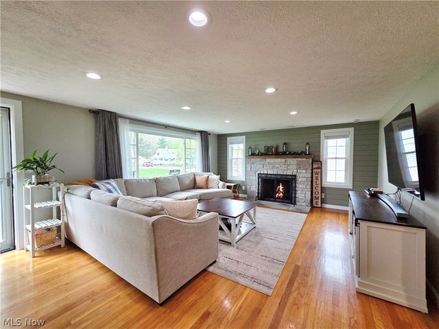 5869 Oberlin Road, Amherst, OH 44001