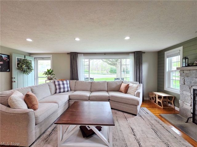 5869 Oberlin Road, Amherst, OH 44001