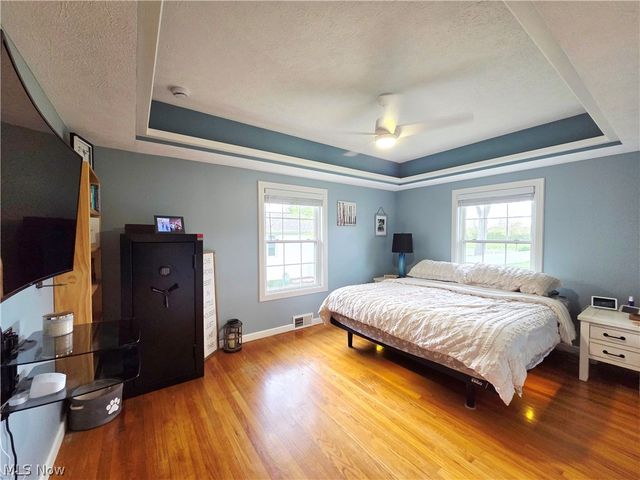 5869 Oberlin Road, Amherst, OH 44001