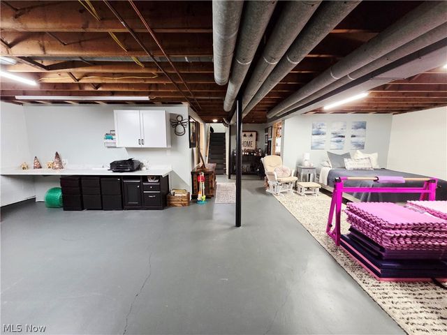 5869 Oberlin Road, Amherst, OH 44001
