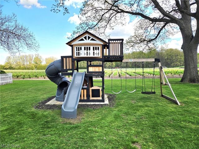 5869 Oberlin Road, Amherst, OH 44001