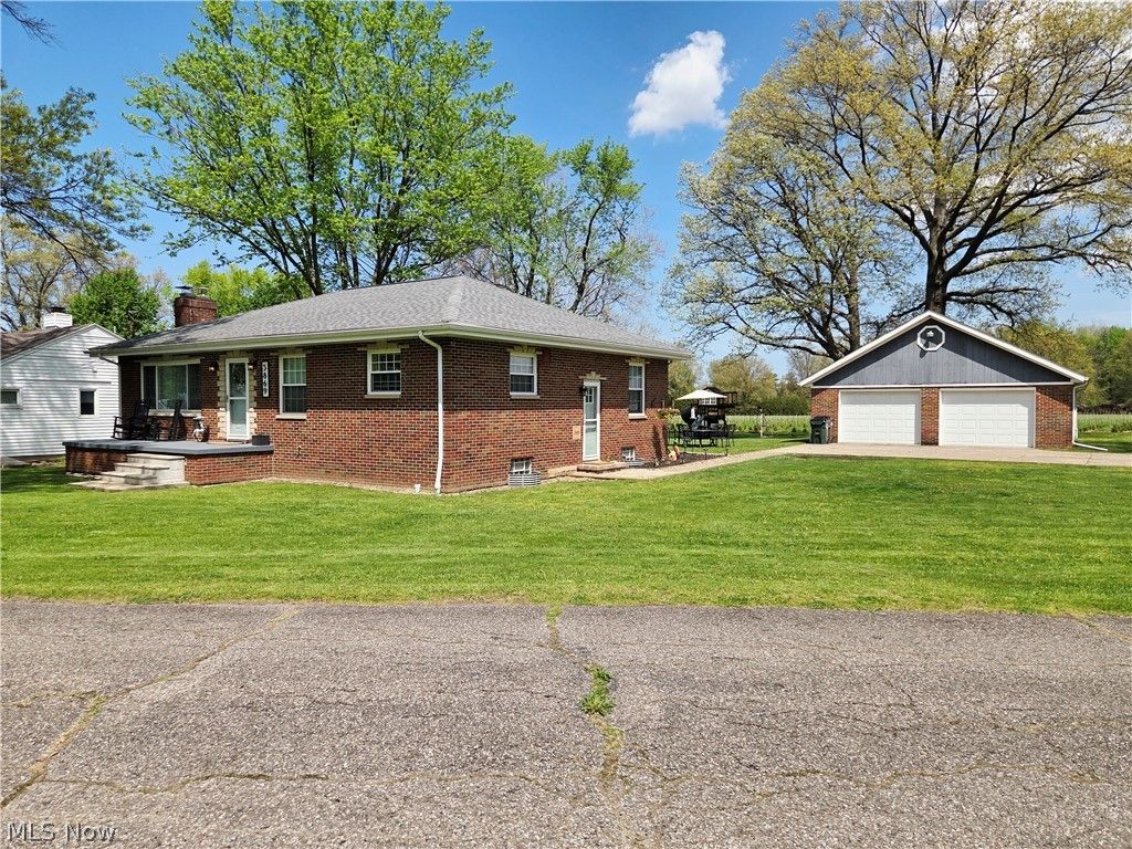 5869 Oberlin Road, Amherst, OH 44001