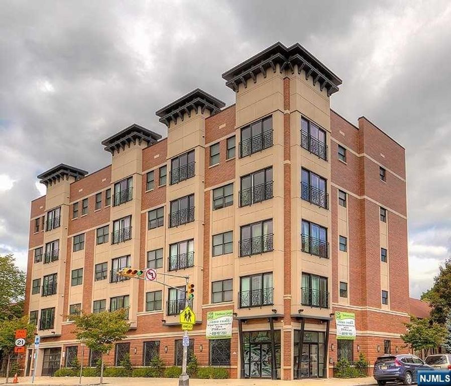 105-107 Broad Street 205, Newark, NJ 07104