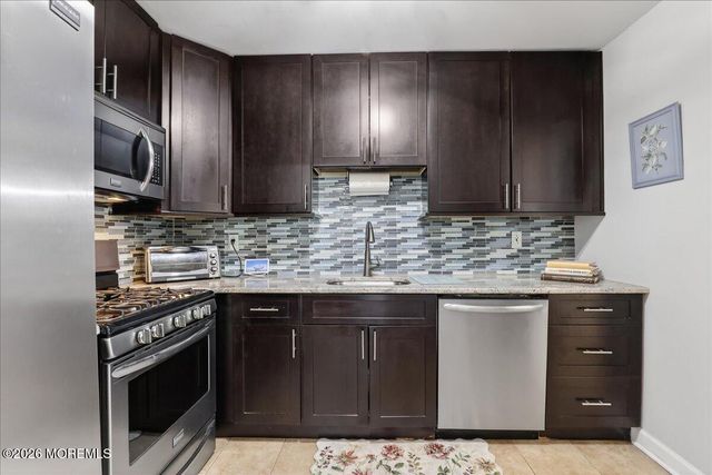 402 Daisy Court, Jackson, NJ 08527