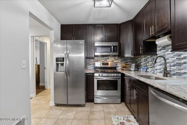 402 Daisy Court, Jackson, NJ 08527