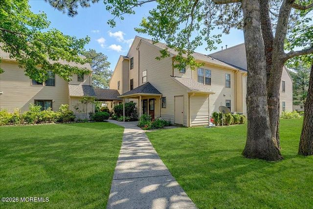 402 Daisy Court, Jackson, NJ 08527