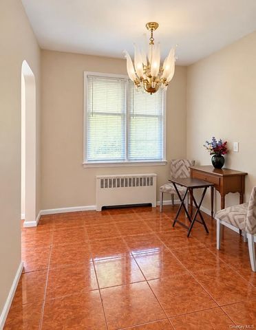712 E 232nd Street, Bronx, NY 10466