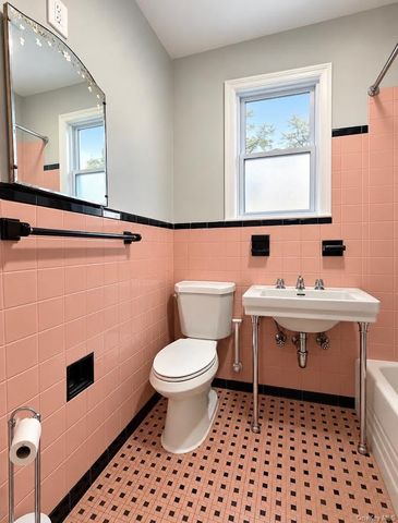 712 E 232nd Street, Bronx, NY 10466