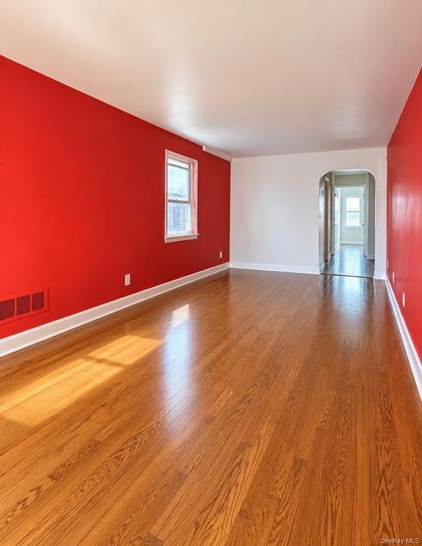 712 E 232nd Street, Bronx, NY 10466 — photo 3