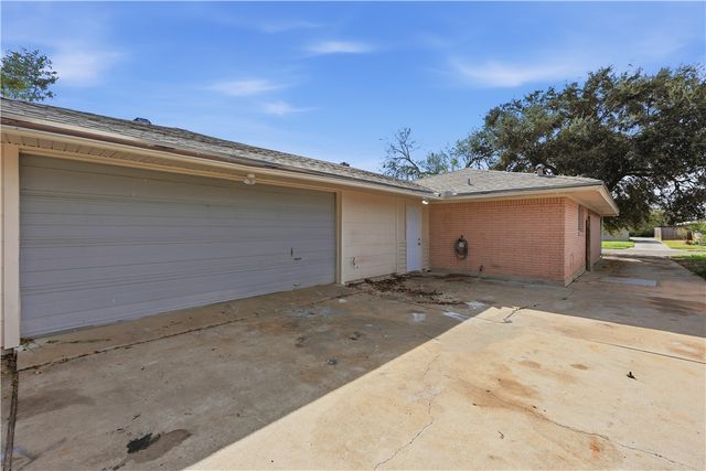 3314 Casa De Palmas, Corpus Christi, TX 78411