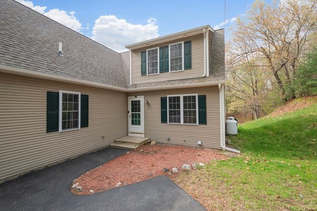 27 Colburn 27, Northborough, MA 01532