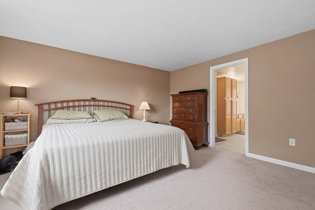 27 Colburn 27, Northborough, MA 01532