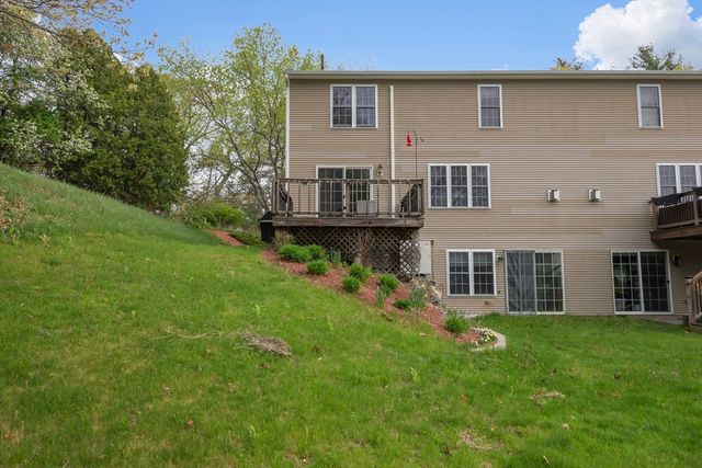 27 Colburn 27, Northborough, MA 01532