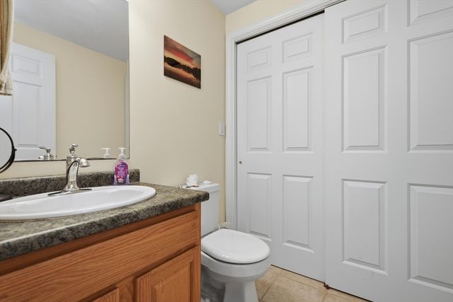 27 Colburn 27, Northborough, MA 01532