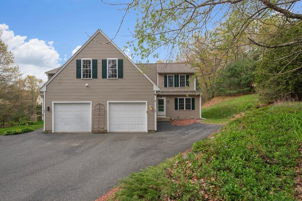 27 Colburn 27, Northborough, MA 01532