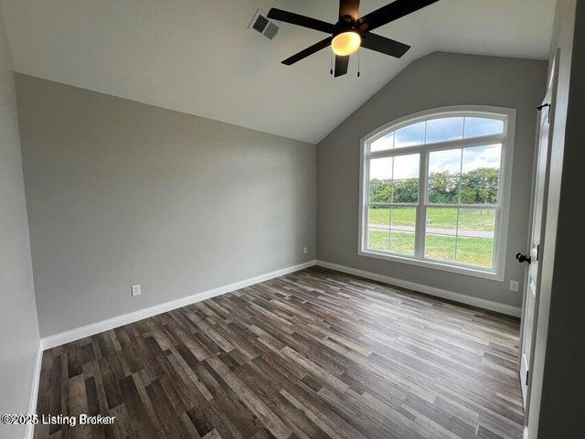 220 Open Meadow Dr, Bardstown, KY 40004