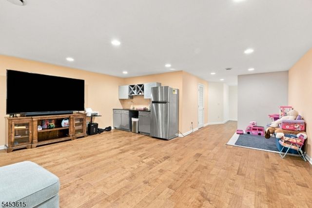 54 Jackson Ave, Montgomery Twp., NJ 08540
