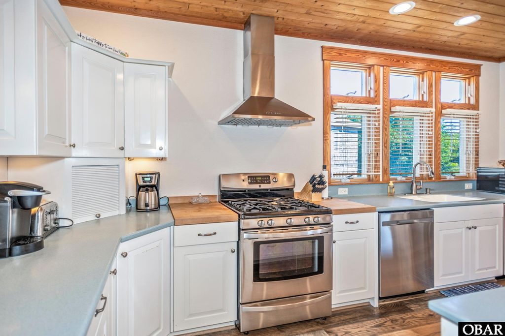 Image 10 of property listing at 50029 Captains Court Lot 216, Frisco, NC 27936