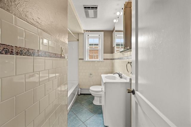 15 Community Road, Warwick, RI 02889