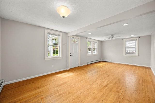 15 Community Road, Warwick, RI 02889