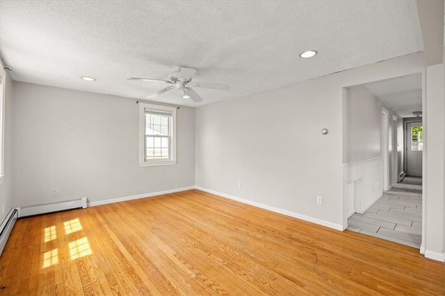 15 Community Road, Warwick, RI 02889