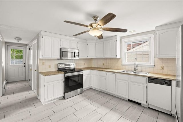 15 Community Road, Warwick, RI 02889