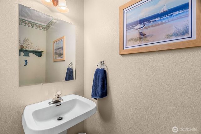 60 SE His Way, Shelton, WA 98584