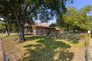 301 W Nelson Street, Bowie, TX 76230