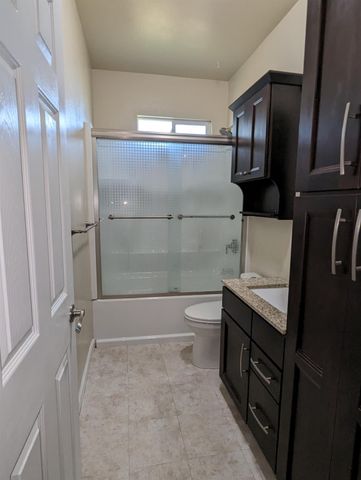11888 W Shaw Avenue, Fresno, CA 93723