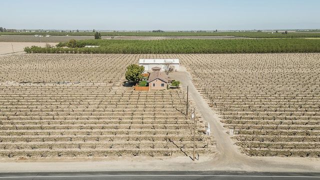 11888 W Shaw Avenue, Fresno, CA 93723