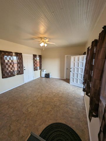 11888 W Shaw Avenue, Fresno, CA 93723