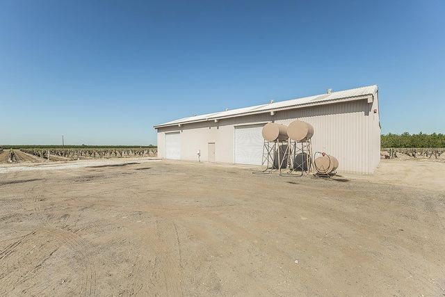 11888 W Shaw Avenue, Fresno, CA 93723