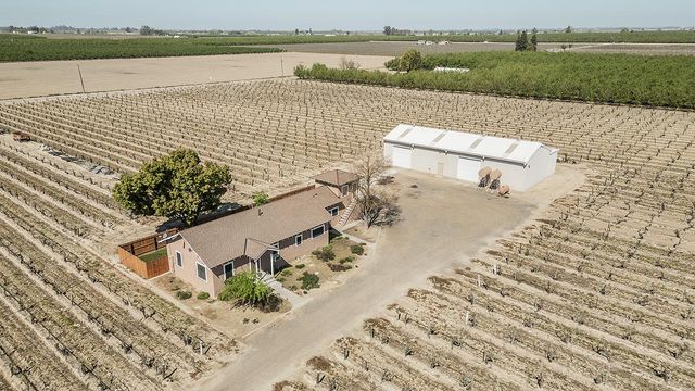 11888 W Shaw Avenue, Fresno, CA 93723