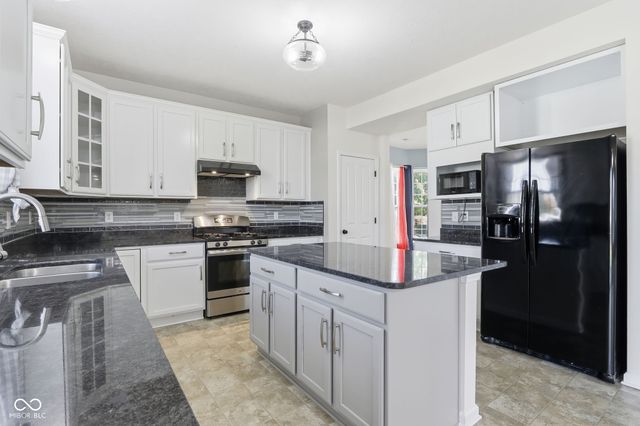 8178 KILBORN Way, Avon, IN 46123