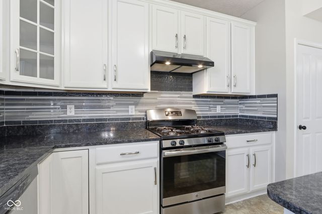 8178 KILBORN Way, Avon, IN 46123