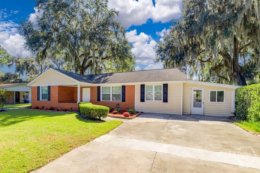 Image 3 of property listing at 119 Chippewa Drive, Savannah, GA 31406