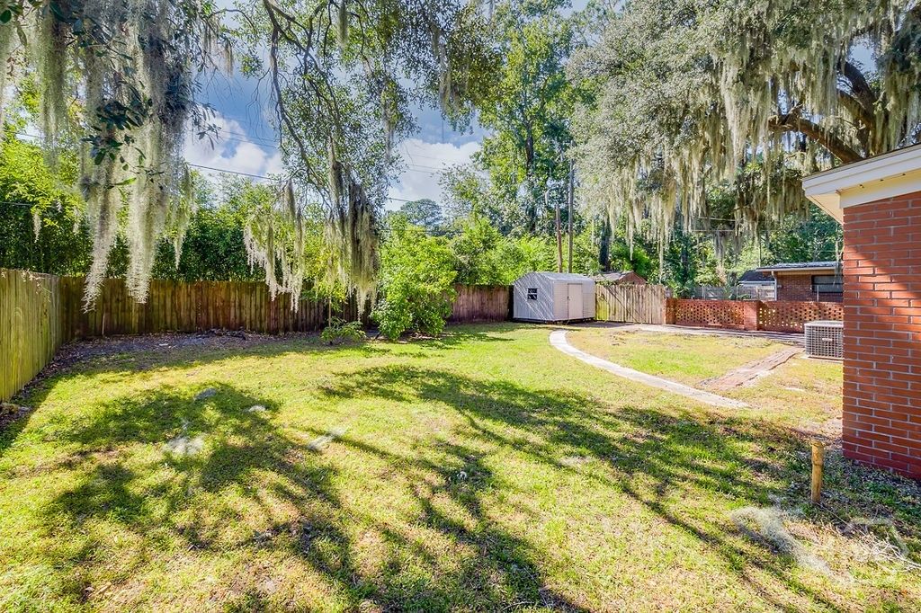 Image 38 of property listing at 119 Chippewa Drive, Savannah, GA 31406