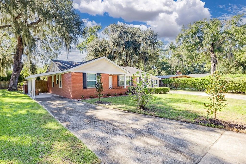 Image 5 of property listing at 119 Chippewa Drive, Savannah, GA 31406