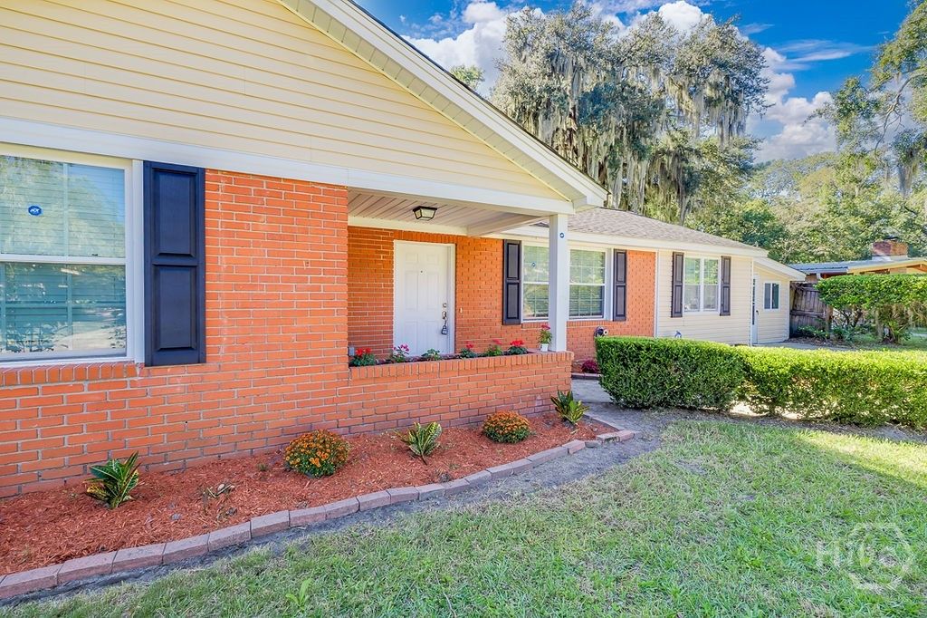 Image 6 of property listing at 119 Chippewa Drive, Savannah, GA 31406