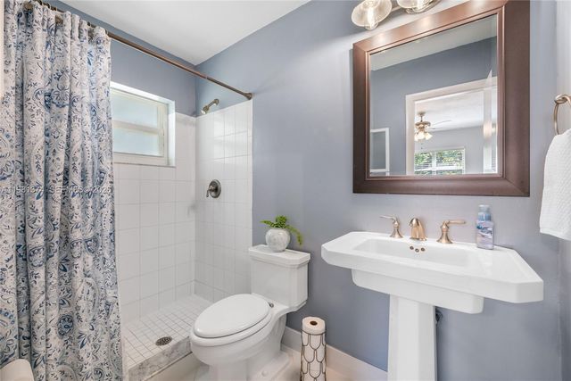 18044 SW 89th Pl, Palmetto Bay, FL 33157