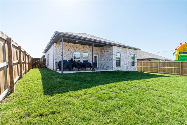 5903 Silas Street, Bentonville, AR 72713