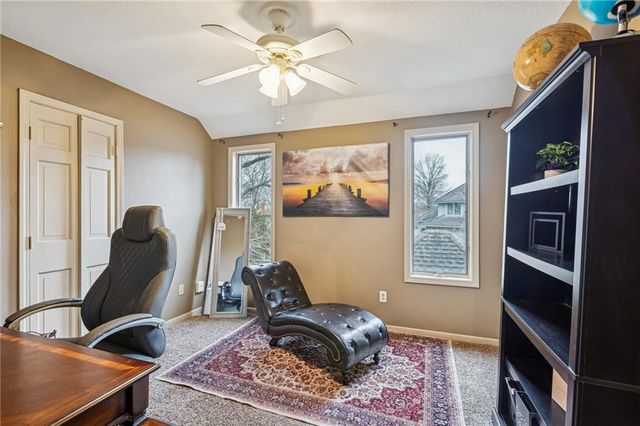 132 The Woodlands Drive, Gladstone, MO 64119