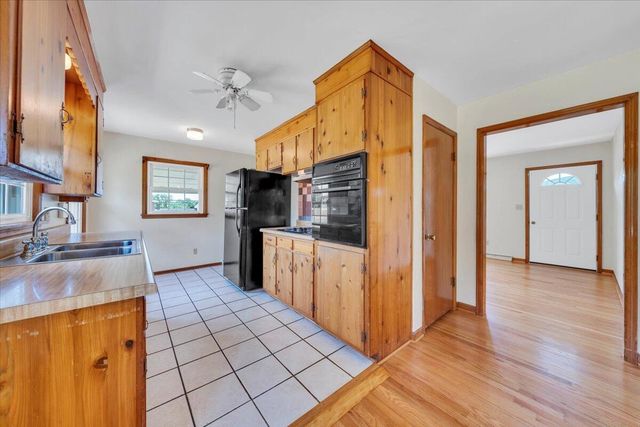 409 Decatur CIR, Salem, VA 24153