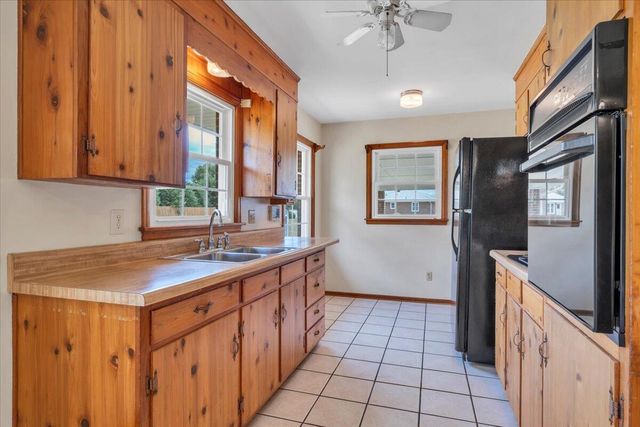 409 Decatur CIR, Salem, VA 24153