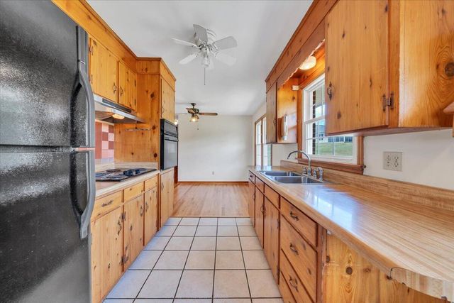 409 Decatur CIR, Salem, VA 24153