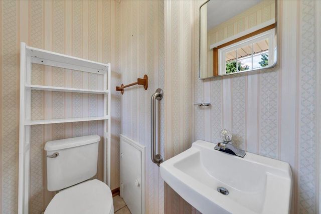 409 Decatur CIR, Salem, VA 24153