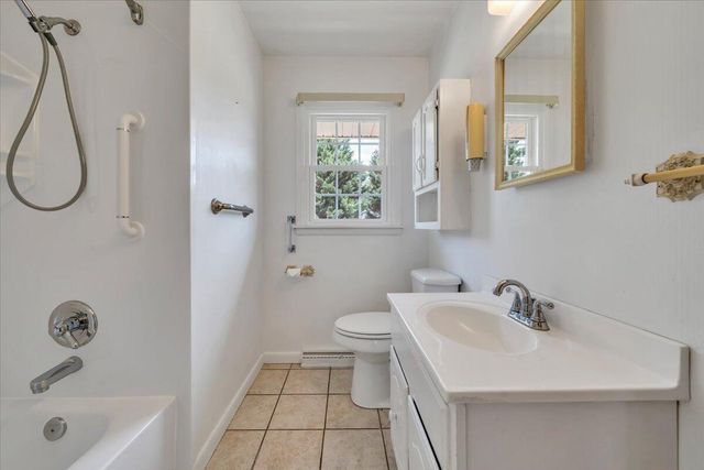 409 Decatur CIR, Salem, VA 24153