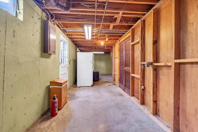 409 Decatur CIR, Salem, VA 24153